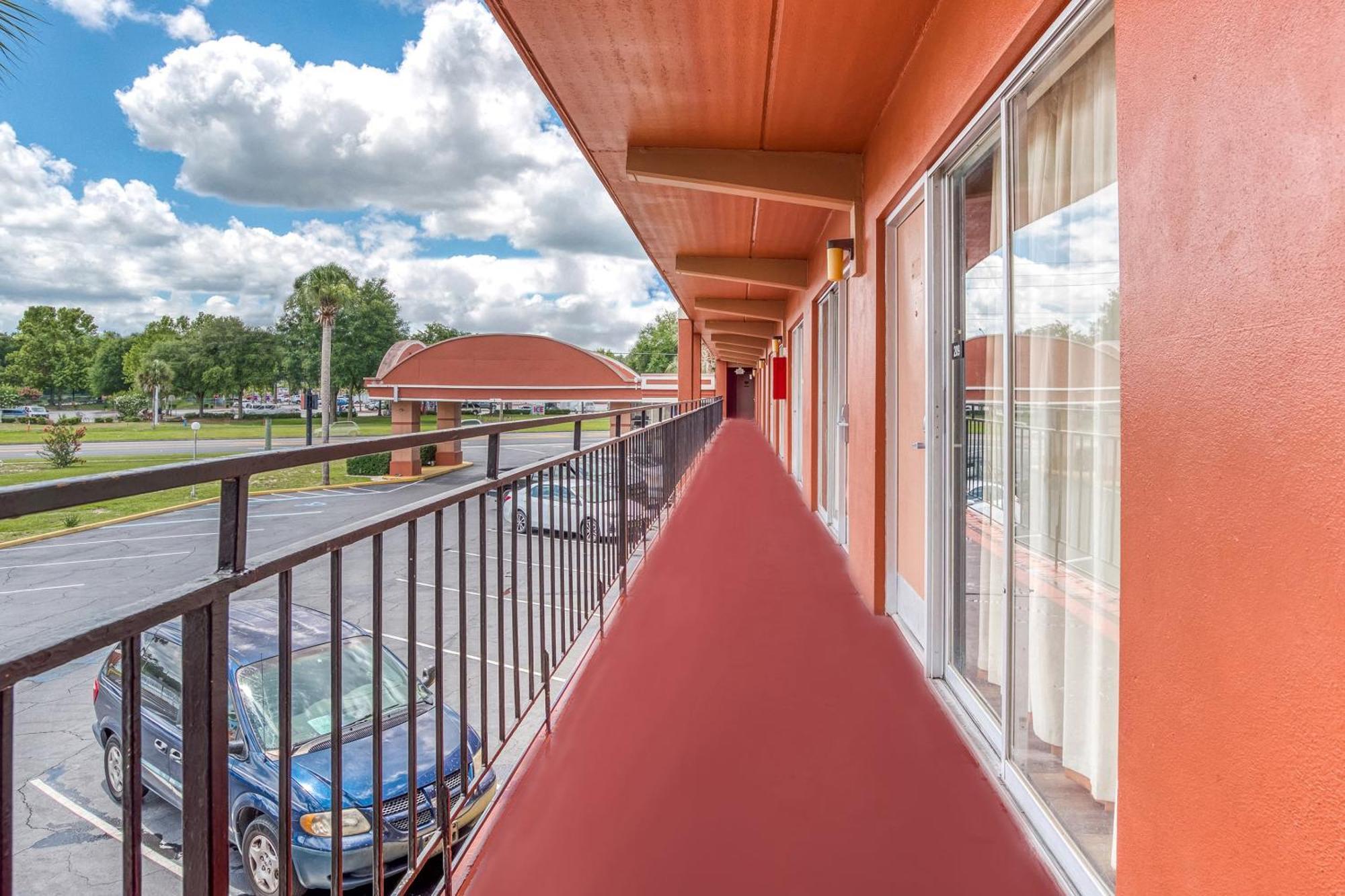 Oyo Hotel Mustang Silver Spring Fl Silver Springs Exterior photo
